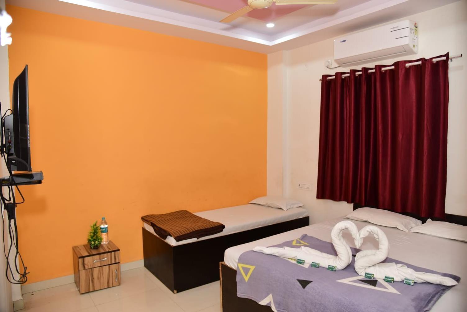 Hotel Sai Santosh Shirdi Ngoại thất bức ảnh