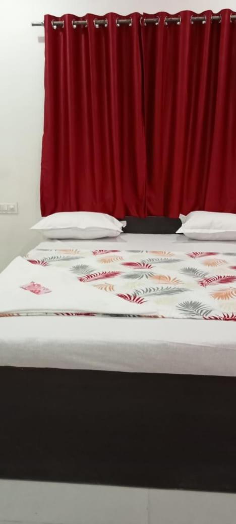 Hotel Sai Santosh Shirdi Phòng bức ảnh